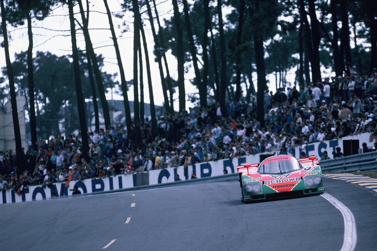 1991年のル・マン24時間耐久レースで日本車初の総合優勝を飾ったマツダ787B