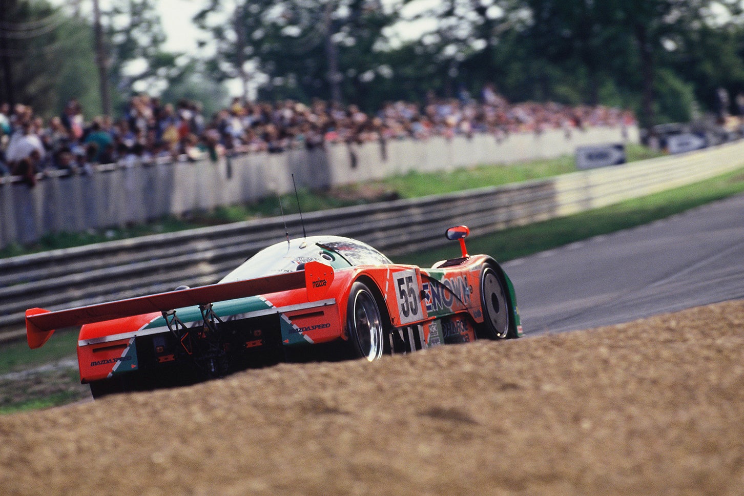1991年のル・マン24時間耐久レースで日本車初の総合優勝を飾ったマツダ787B