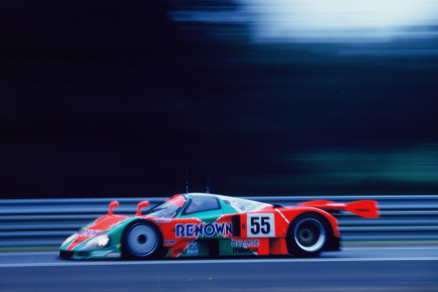 1991年のル・マン24時間耐久レースで日本車初の総合優勝を飾ったマツダ787B