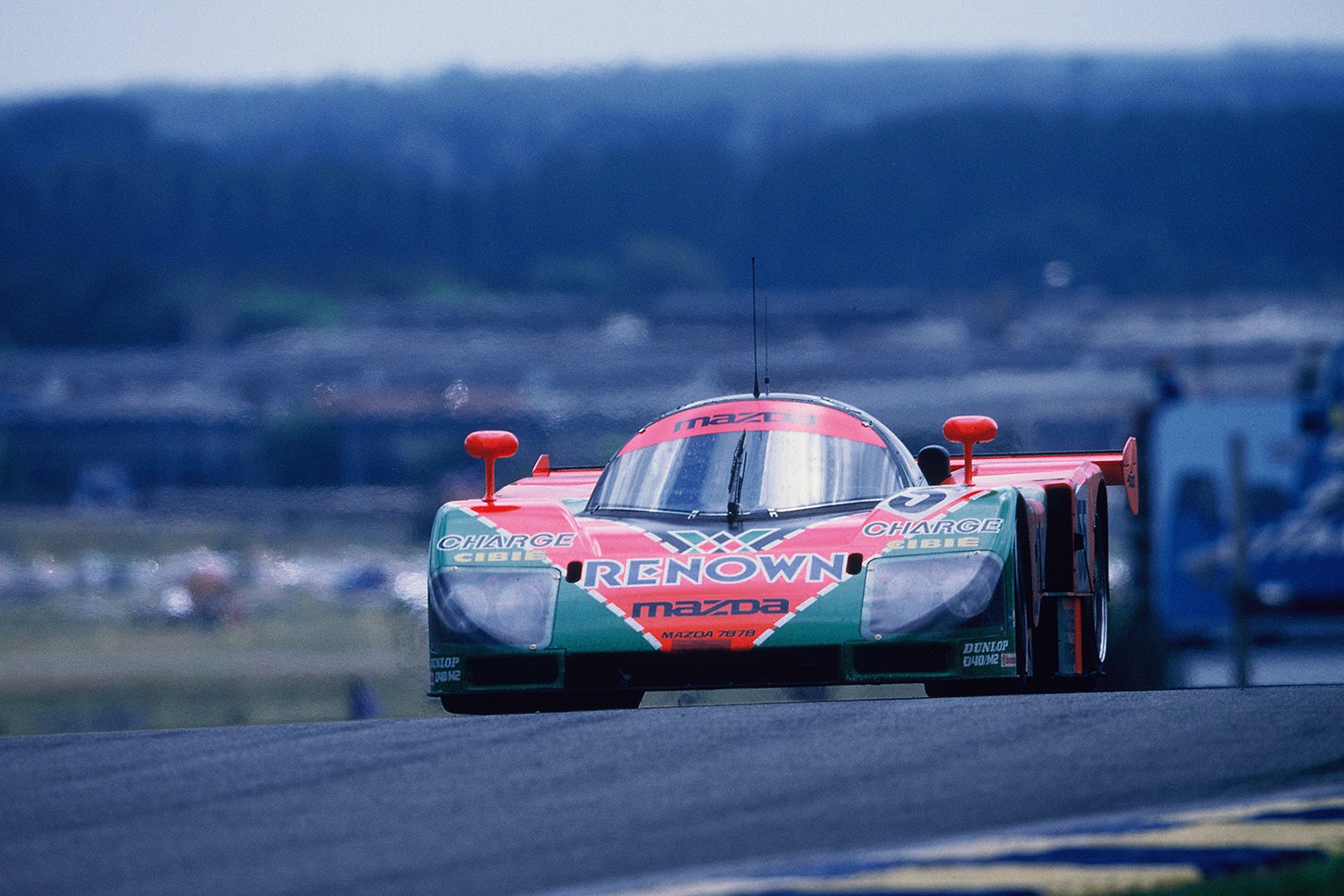 1991年のル・マン24時間耐久レースで日本車初の総合優勝を飾ったマツダ787B
