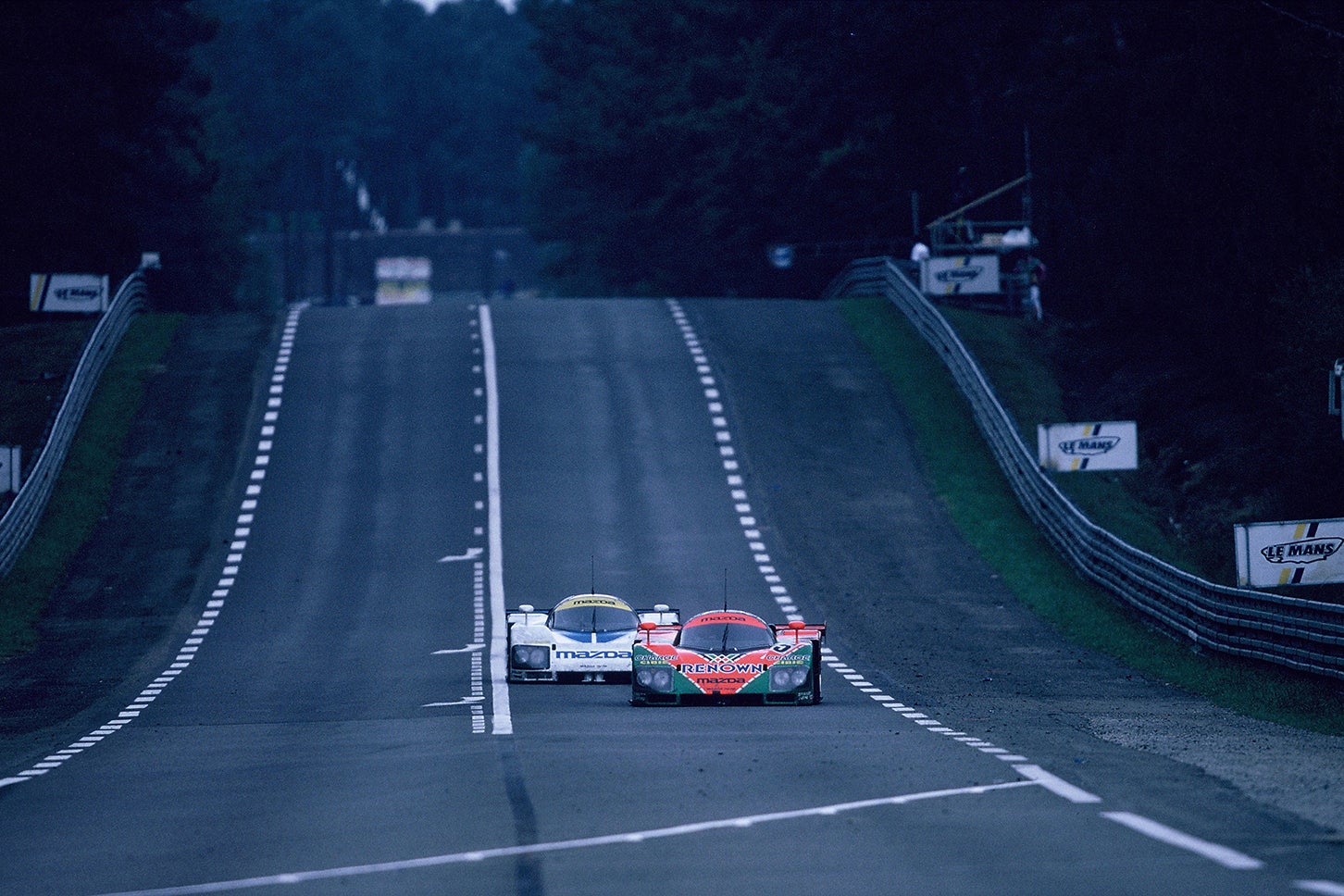 1991年のル・マン24時間耐久レースで日本車初の総合優勝を飾ったマツダ787B