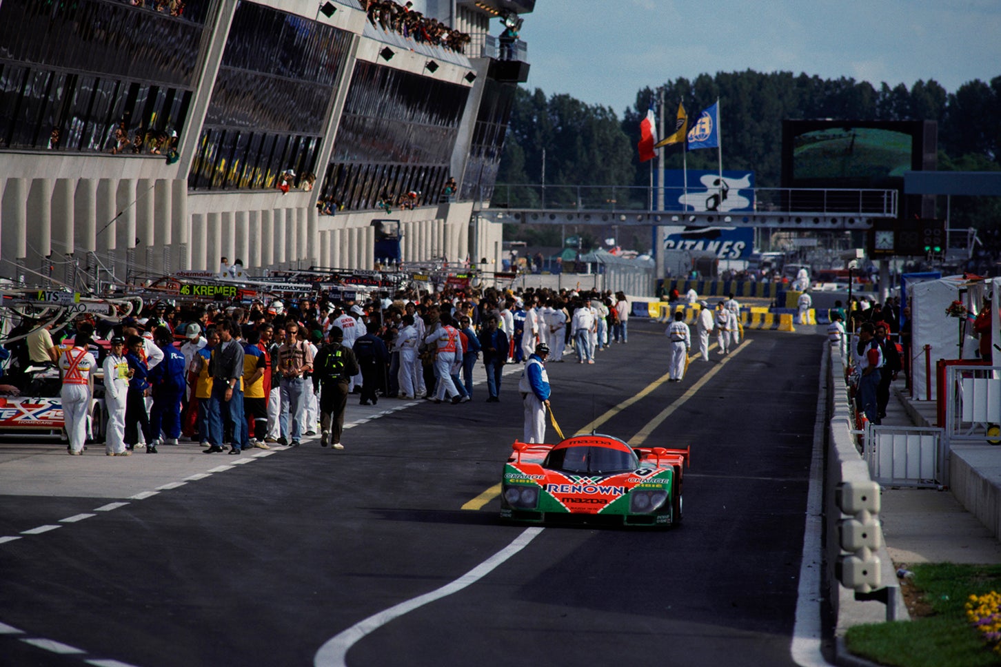 1991年のル・マン24時間耐久レースで日本車初の総合優勝を飾ったマツダ787B