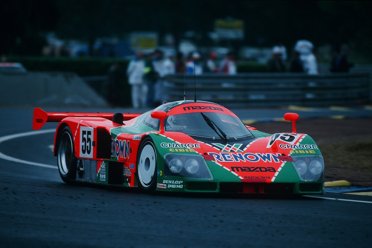 1991年のル・マン24時間耐久レースで日本車初の総合優勝を飾ったマツダ787B