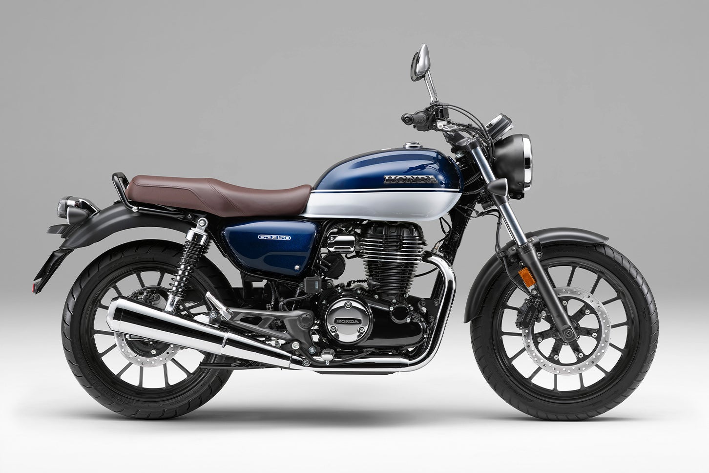 GB350（パールホークスアイブルー）