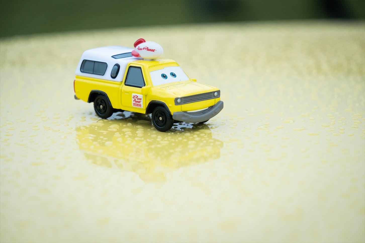 映画カーズに登場するピザプラネット トッドは、ブランビーにそっくり。