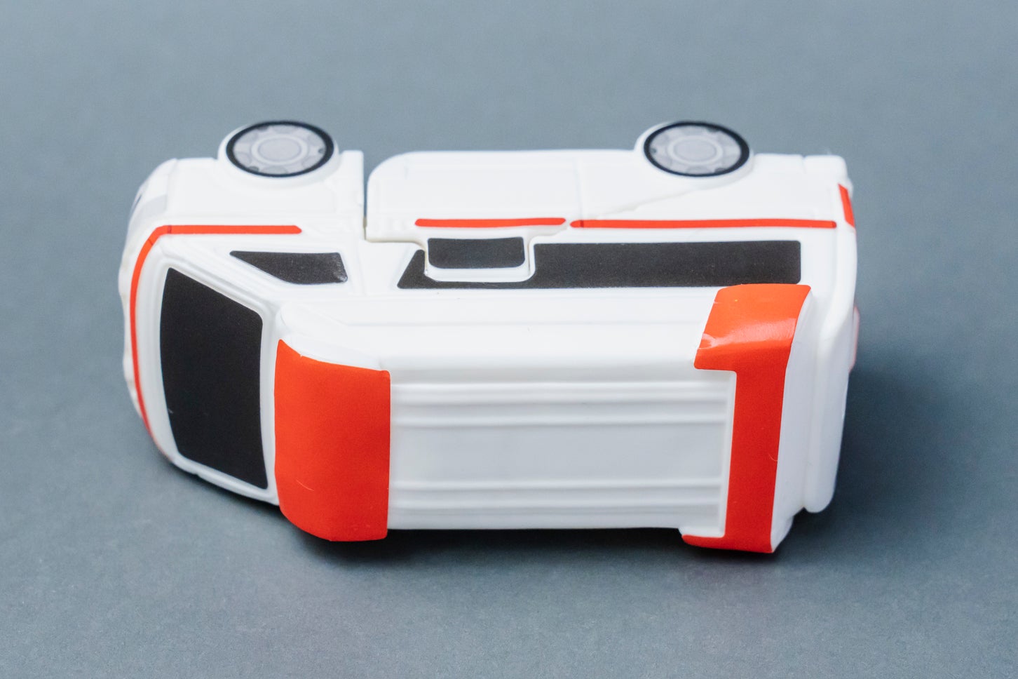 ハッピーセット「特装合体ロボ ジョブレイバー」メディブレイバー トヨタ・ハイメディック救急車。