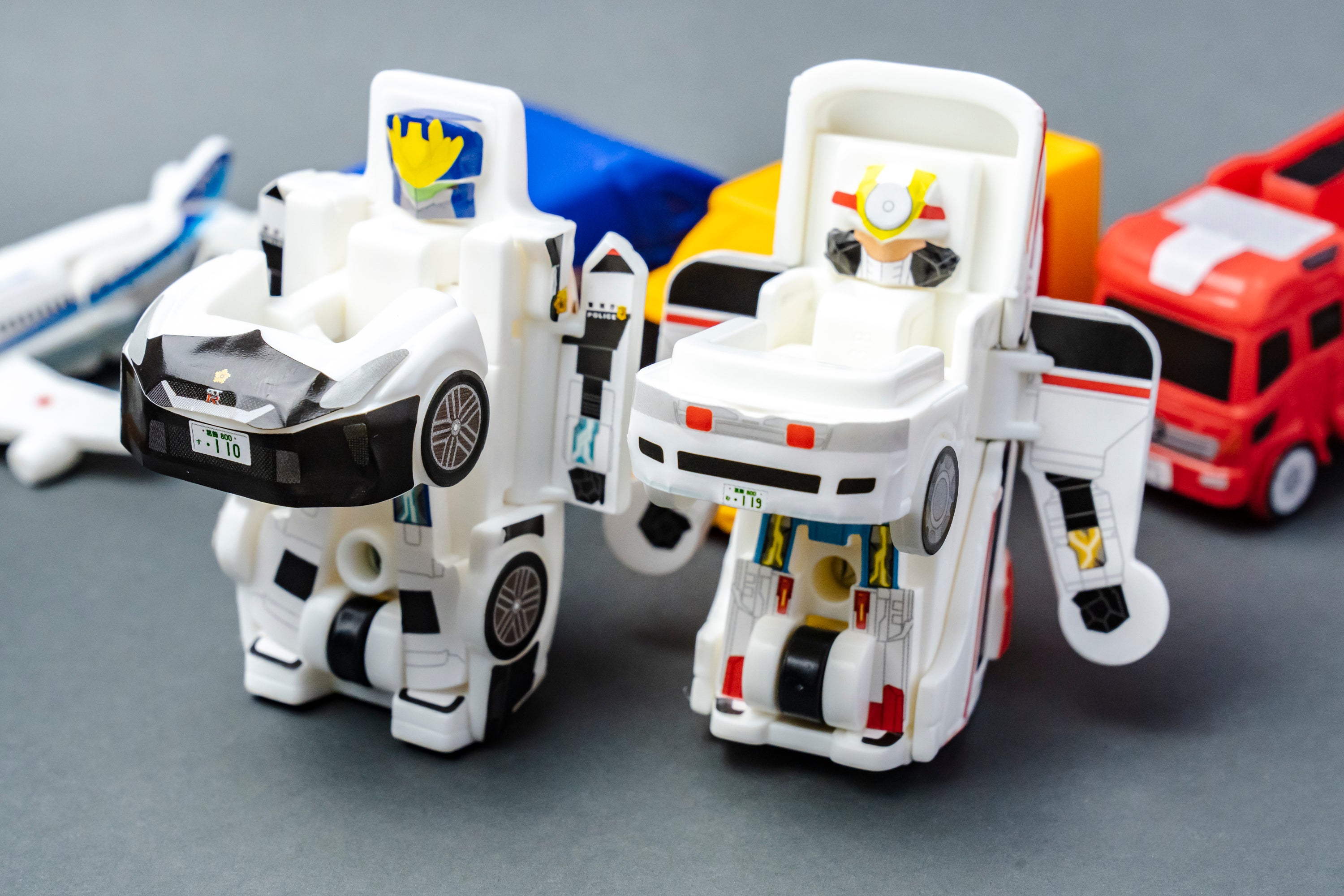 ハッピーセット「特装合体ロボ ジョブレイバー」のラインナップ。