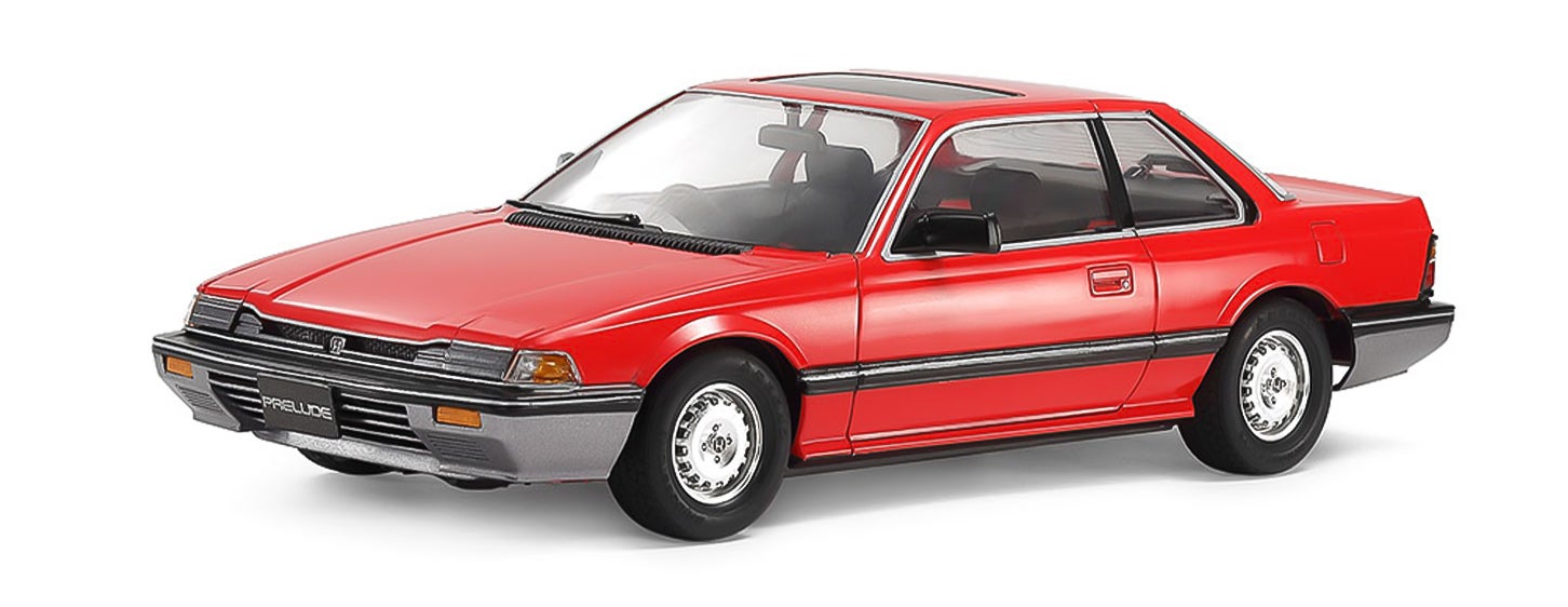 タミヤ1/24スポーツカーシリーズNo.32「1/24 Honda プレリュード XX」。写真はキットを組み立て塗装したもの。(C)TAMIYA,INC.ALL RIGHTS RESERVED.