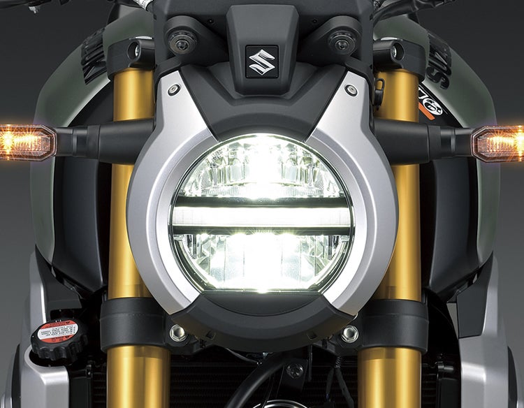 新型GSX-8Tのモノラウンドヘッドライト