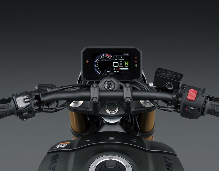 新型GSX-8Tの5インチカラーTFTディスプレイ