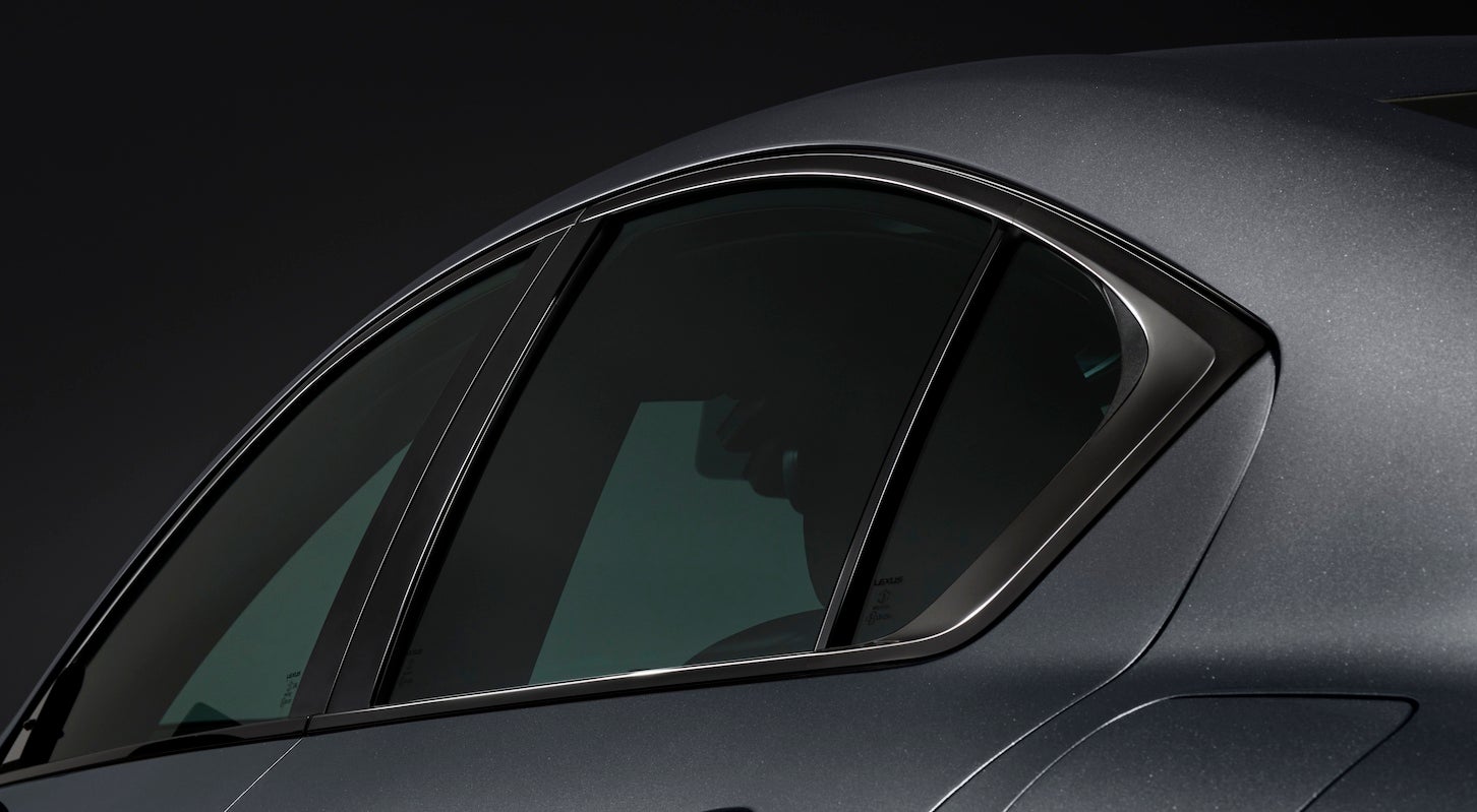 “F SPORT Mode Black IV”専用ウインドゥモール ※写真はレクサス IS300