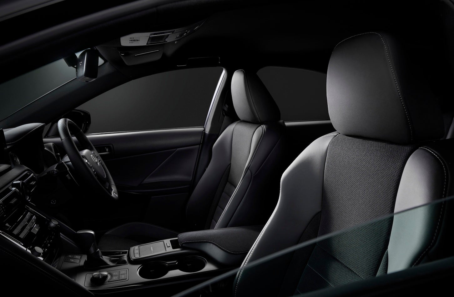 “F SPORT Mode Black IV”シート※写真はレクサス IS300