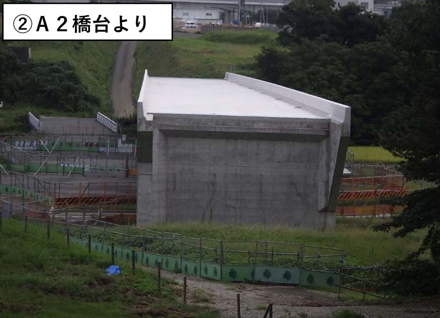 厚木秦野道路 鈴川橋床版工事の様子。