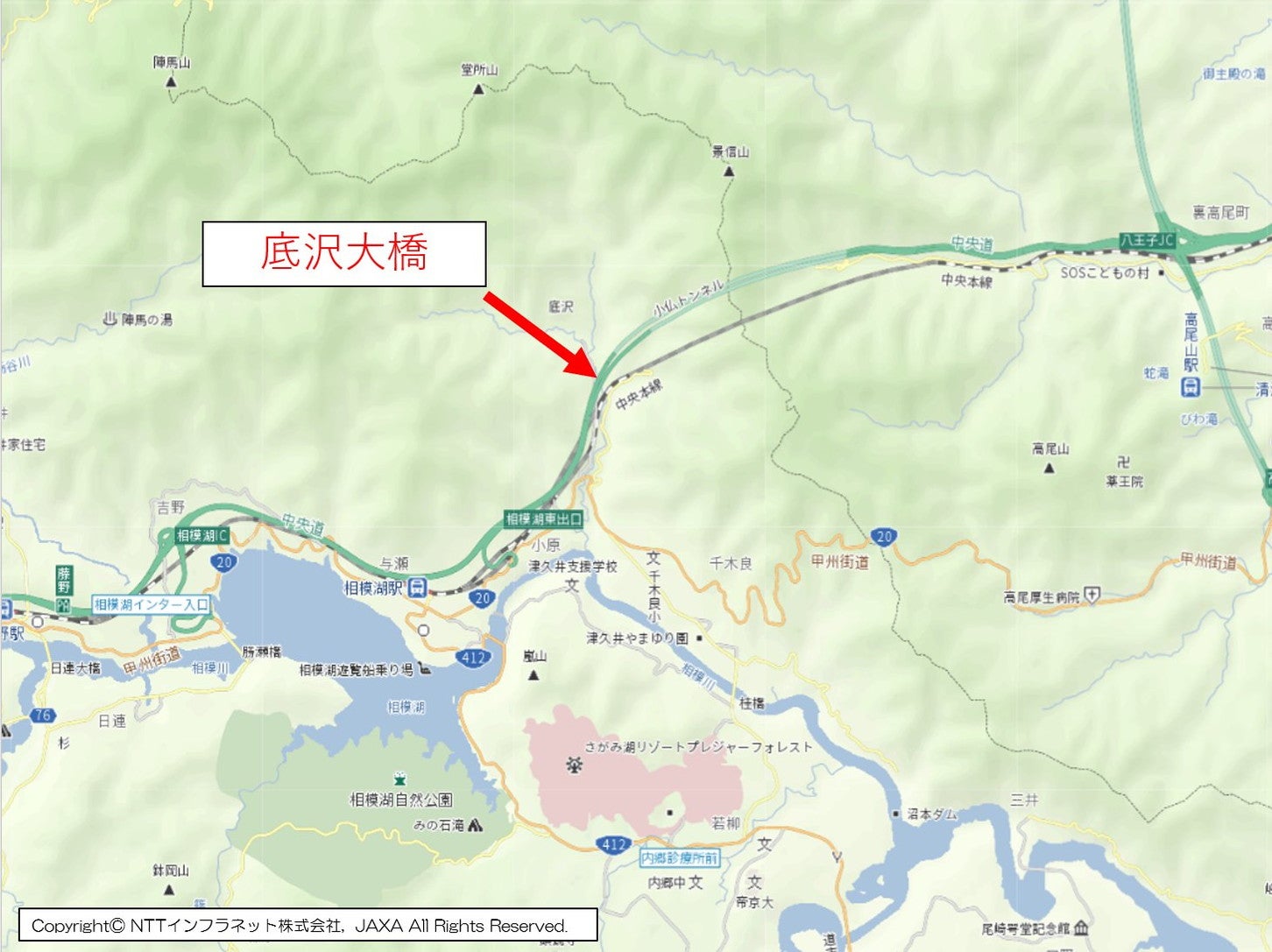 小仏トンネル西側の底沢大橋の位置図。