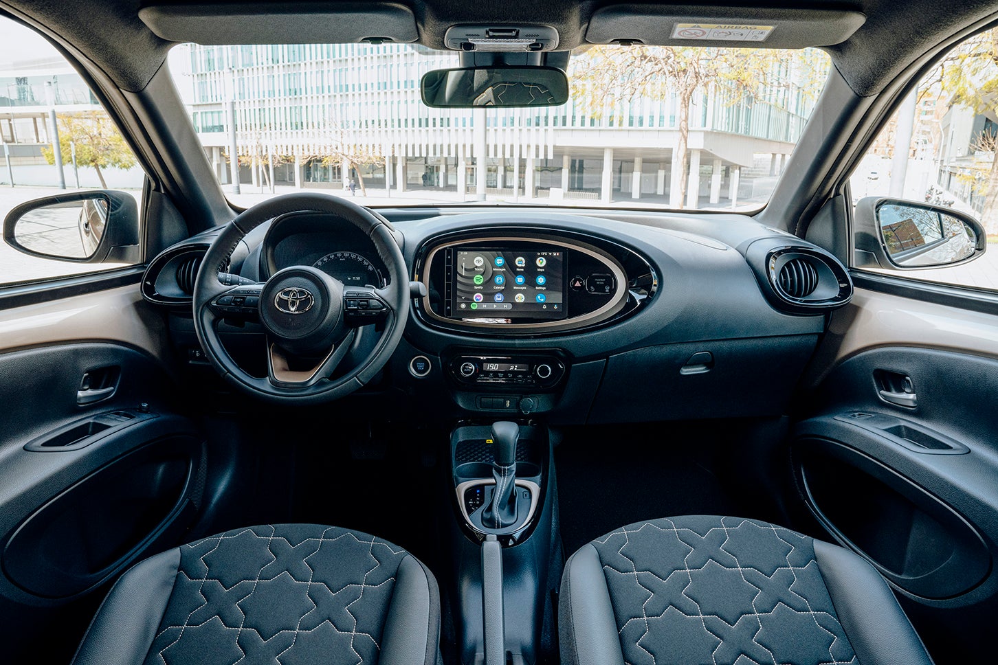 トヨタ・アイゴ クロス｜Toyota Aygo X