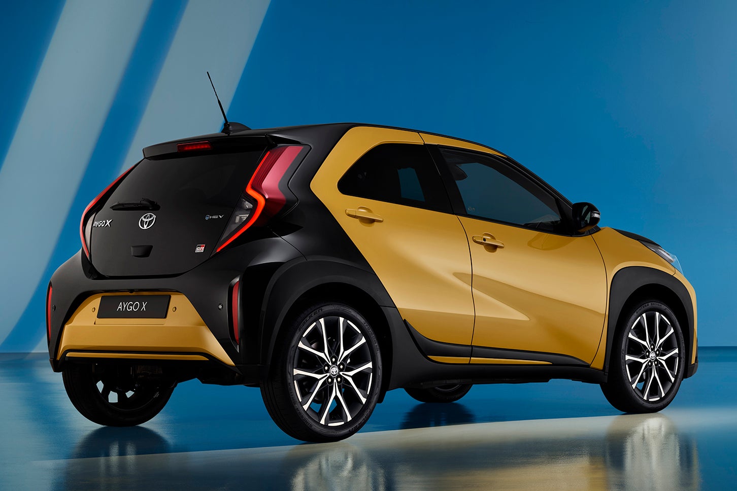 トヨタ・アイゴ クロス ハイブリッドGRスポーツ｜Toyota Aygo X Hybrid GR Sport