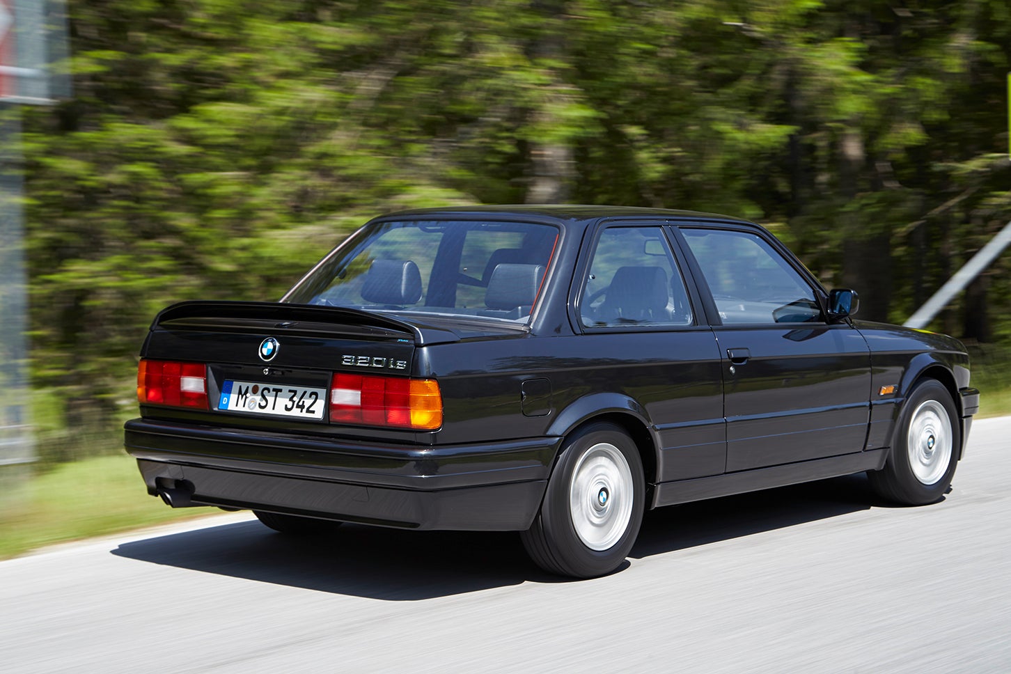 ビー・エム・ダブリュー 3シリーズ（2代目 E30系）｜BMW 3 Series