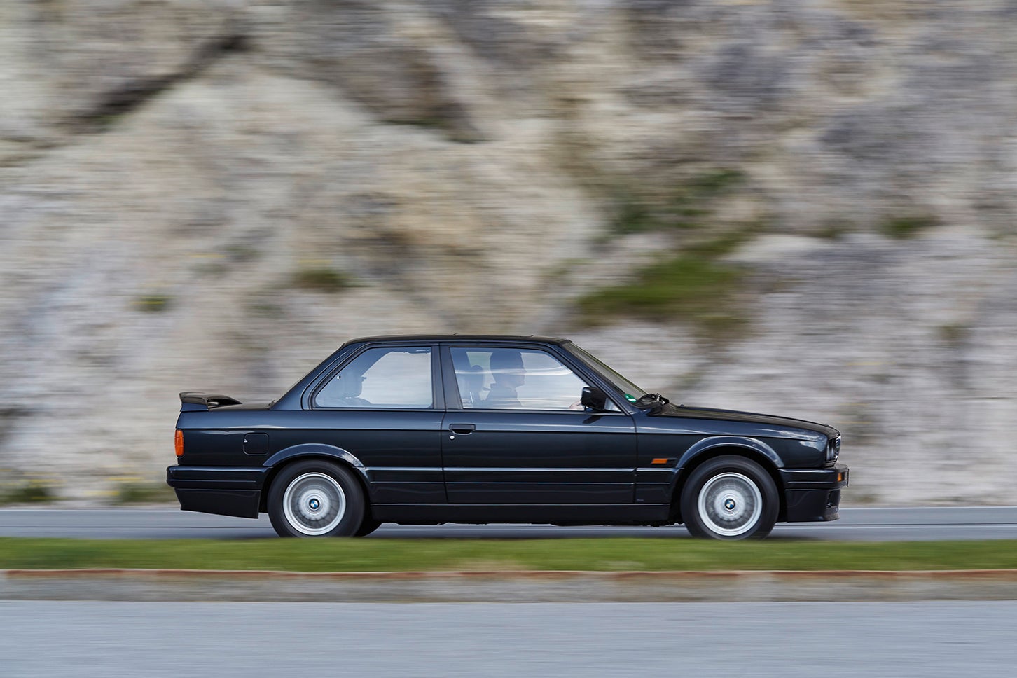 ビー・エム・ダブリュー 3シリーズ（2代目 E30系）｜BMW 3 Series