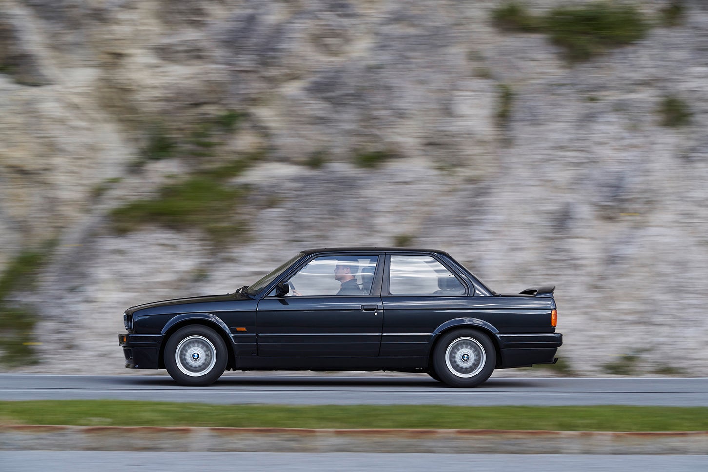 ビー・エム・ダブリュー 3シリーズ（2代目 E30系）｜BMW 3 Series