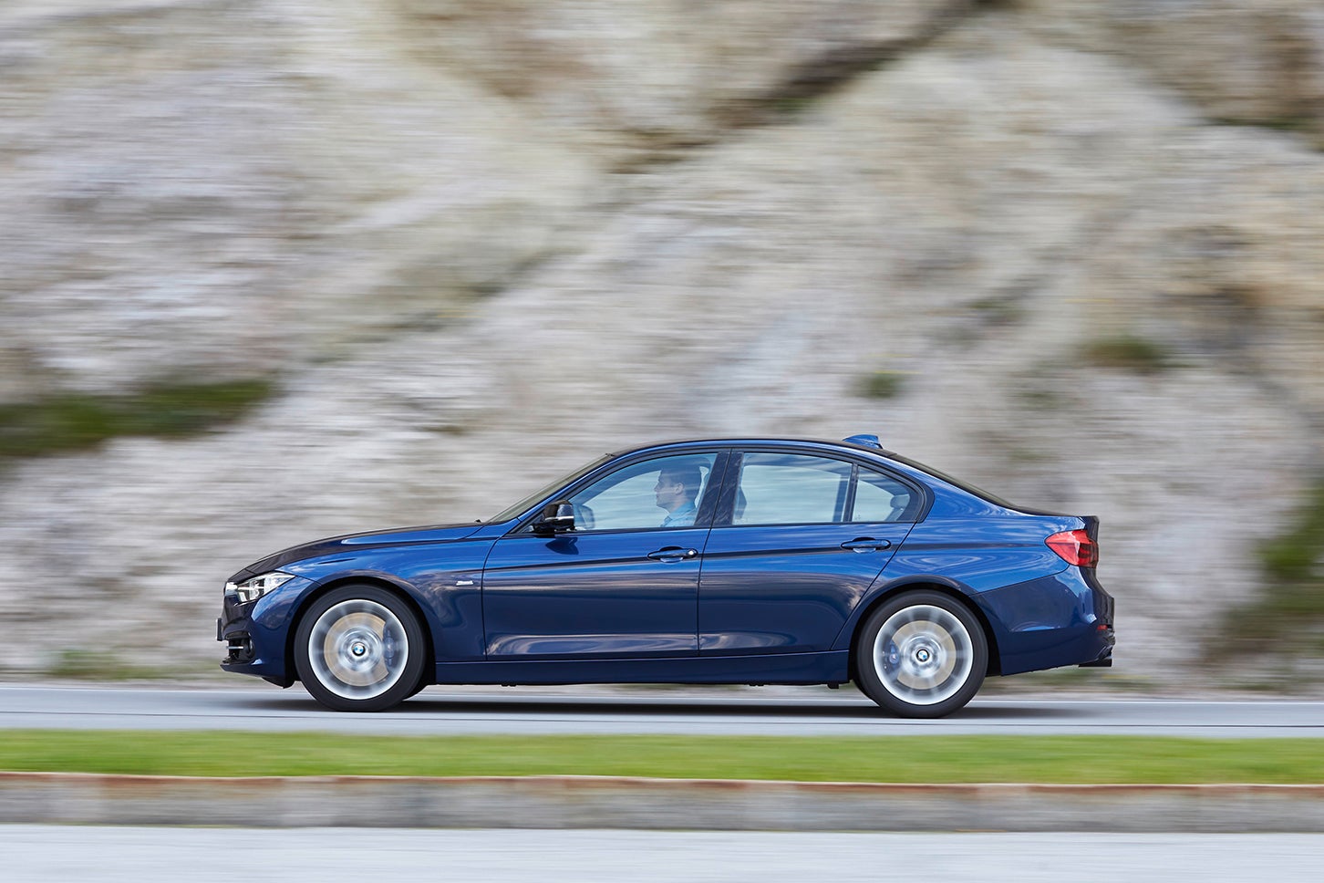 ビー・エム・ダブリュー 3シリーズ（6代目 F30系）｜BMW 3 Series