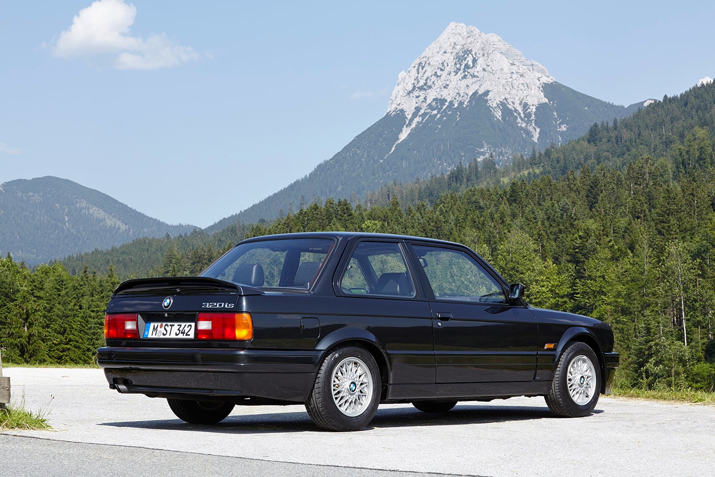 ビー・エム・ダブリュー 3シリーズ（2代目 E30系）｜BMW 3 Series