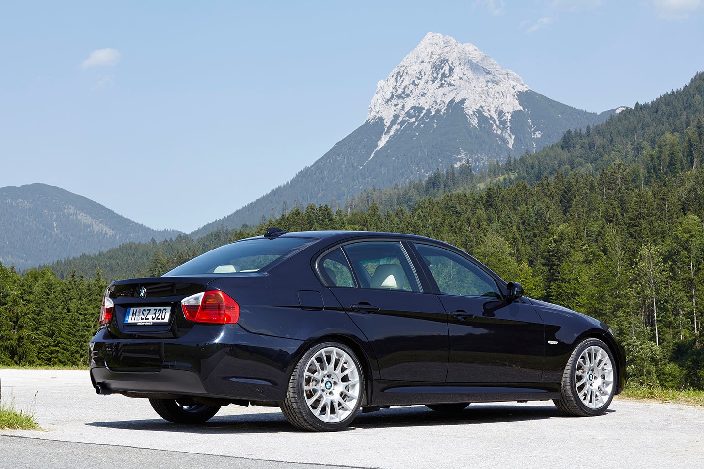 ビー・エム・ダブリュー 3シリーズ（5代目 E90系）｜BMW 3 Series