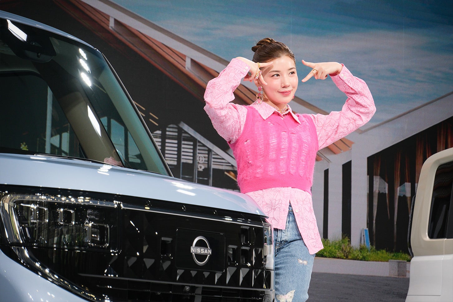 日産新型ルークス発表会では、CMキャラクターの仲里依紗さんが登場。