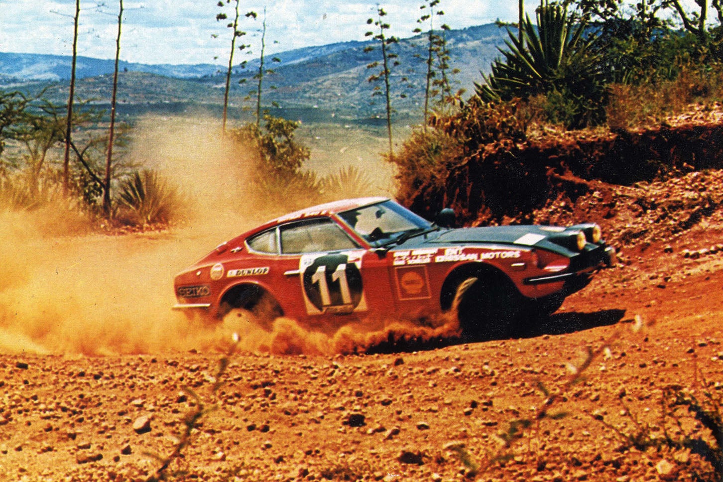 「ダットサン240Z(日本国内名フェアレディZ)」は1971年と1973年の東アフリカ・サファリラリーで総合優勝を果たす。また1972年の第41回ラリー・モンテカルロ3位入賞という成績を収め、欧米で高い名声を獲得した。またラリー・モンテカルロでも3位入賞を果たしている。