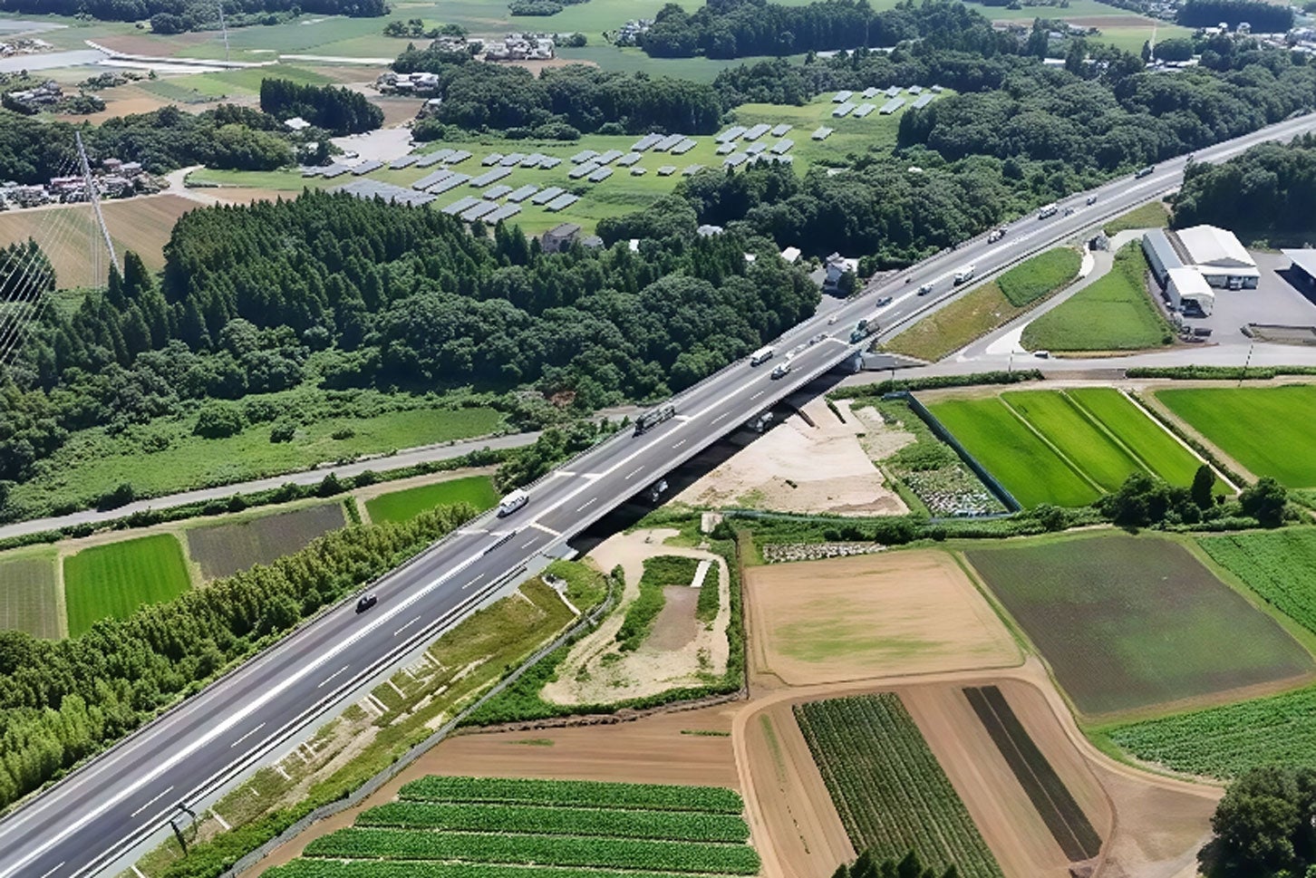 圏央道 阿見東IC～稲敷ICの様子。2025年6月撮影。