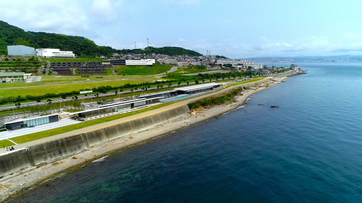「RVパーク アクアイグニス淡路島」は大阪湾に面している。