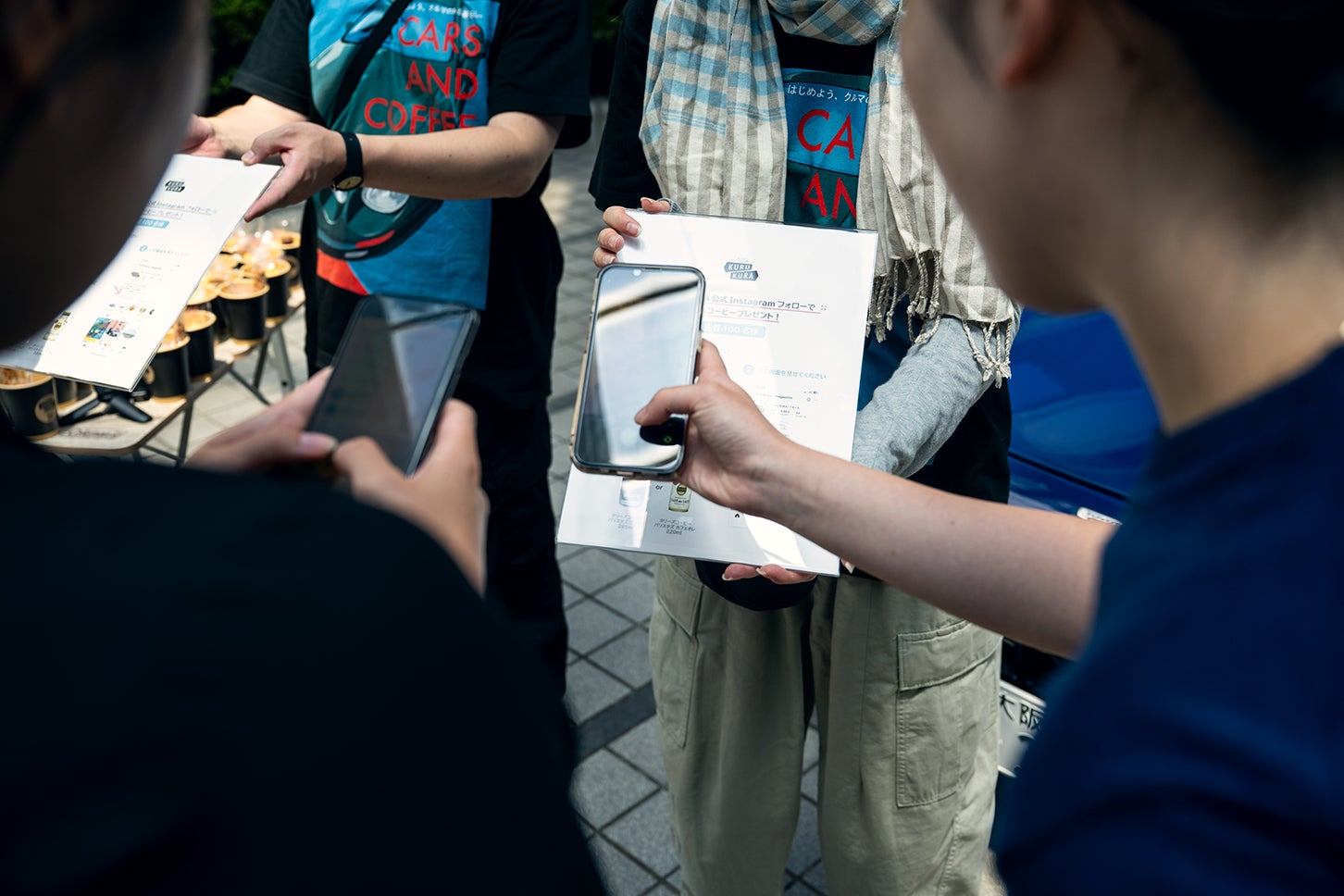 イベント会場ではKURU KRUAのInstagramをフォローしてくれた先着100名様に、コーヒーと軽食、オリジナルステッカーが振る舞われました。