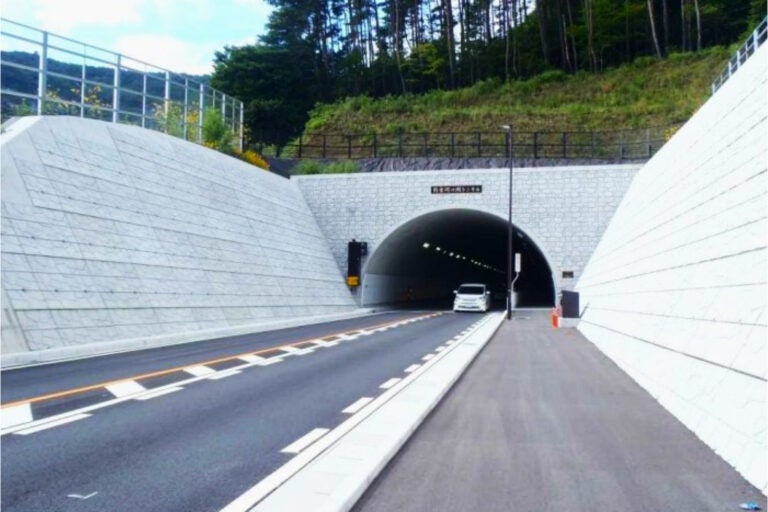 富士吉田市内で2015年に開通した、国道137号「吉田河口湖バイパス」。