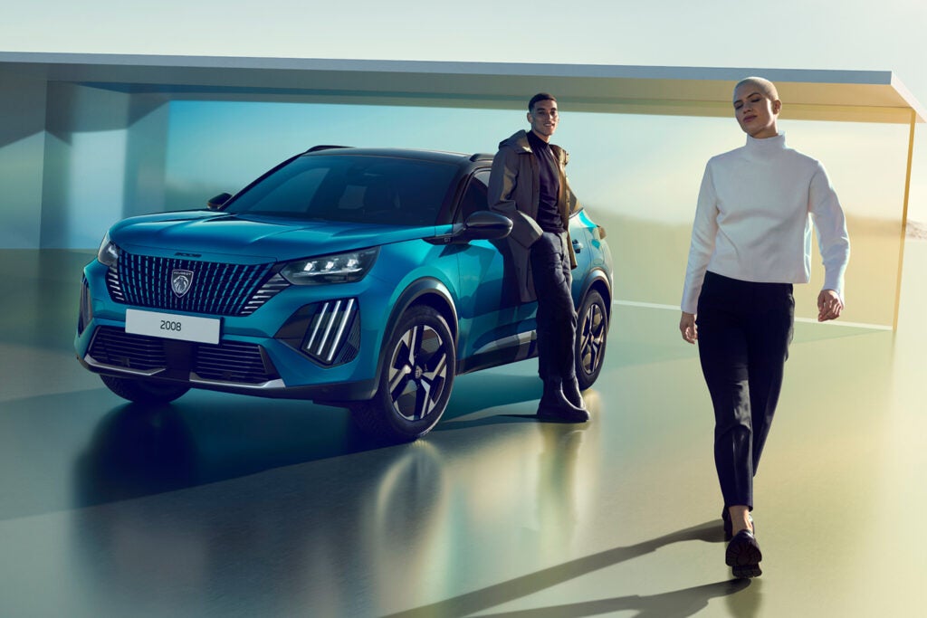 プジョーの新型コンパクトSUV「2008」が登場！ ハイブリッド