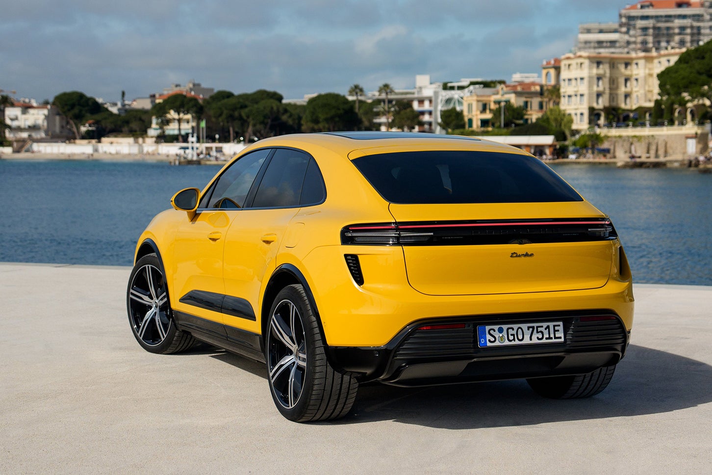 ポルシェ・マカン ターボ｜Porsche Macan Turbo