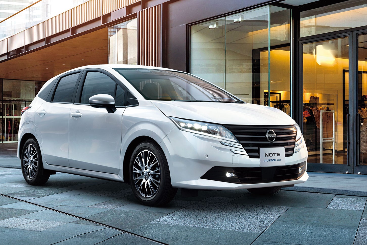 日産ノート オーテック ライン|Nissan Note AUTECH Line