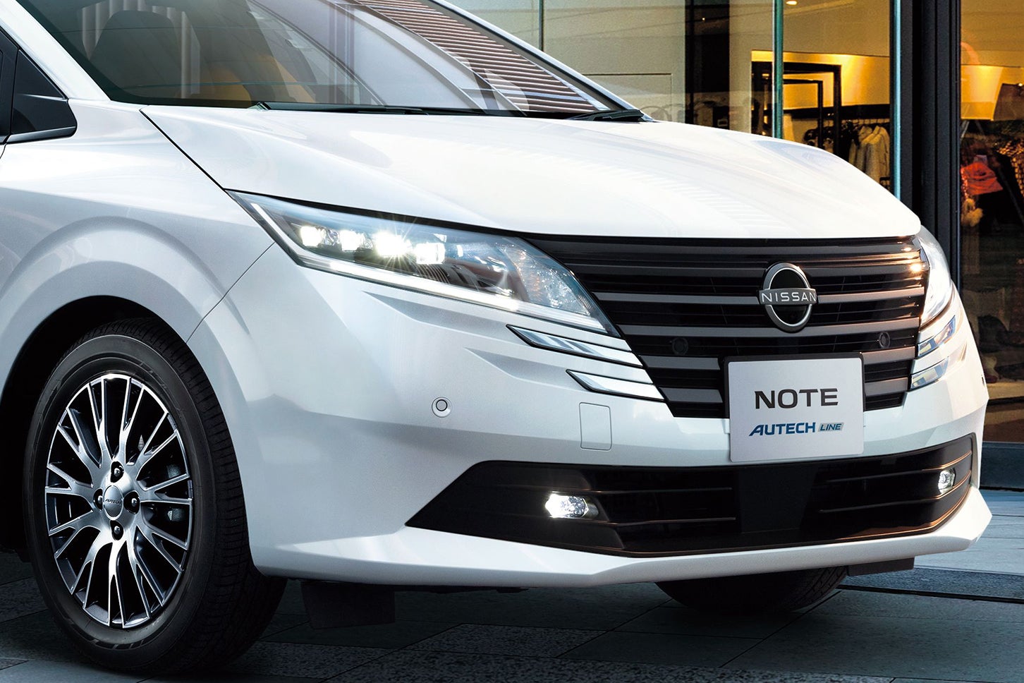 日産ノート オーテック ライン｜Nissan Note AUTECH Line
