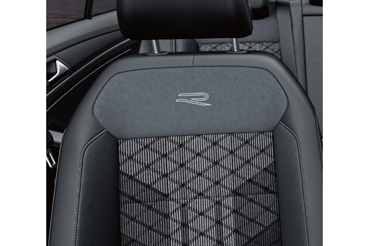 フォルクスワーゲンT-ロック TDI 4モーションRライン マイスターヴェルク｜Volkswagen T-Roc TDI 4MOTION R-Line Meisterwerk