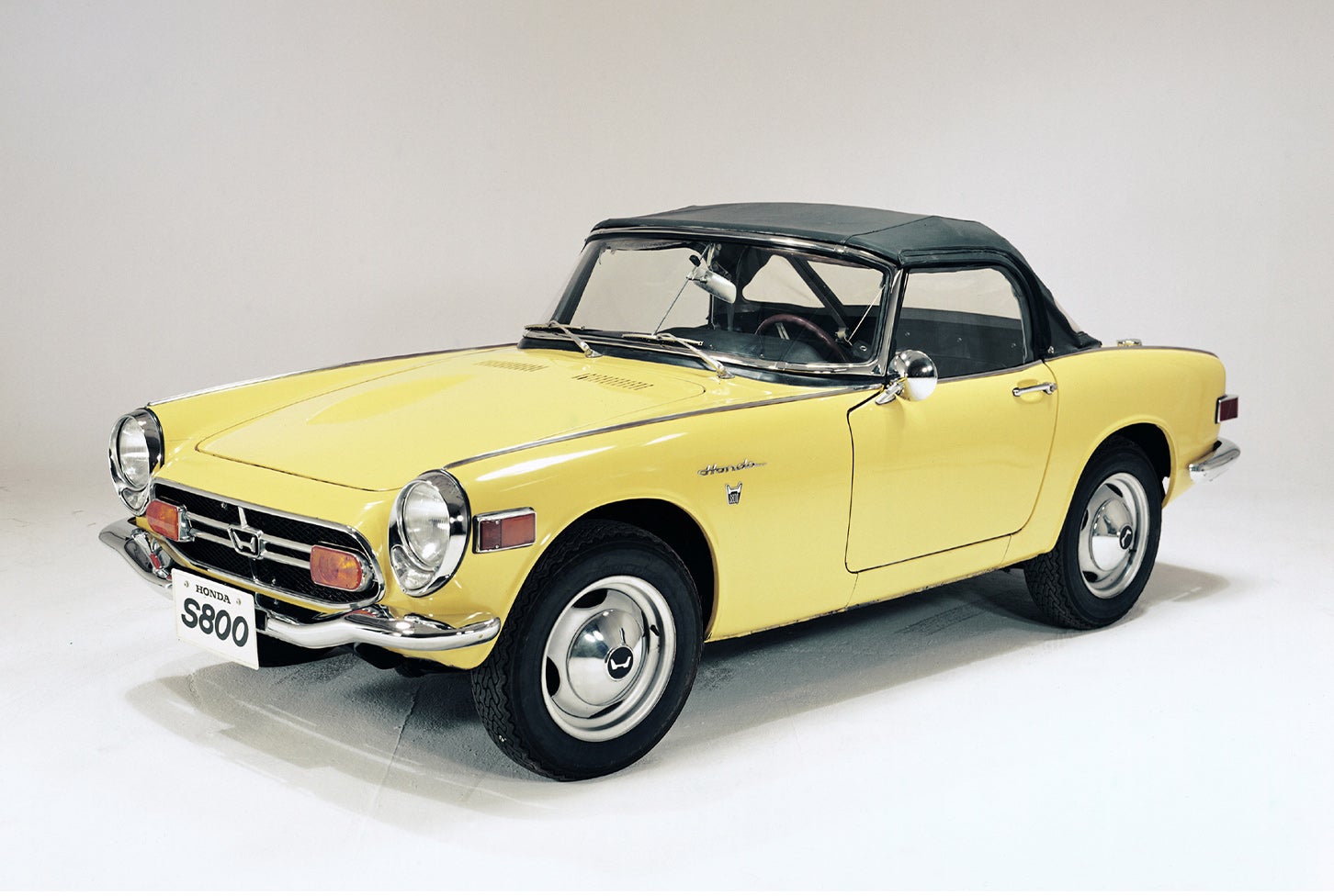 ホンダ S800（ゴールデンイエロー）｜Honda S800
