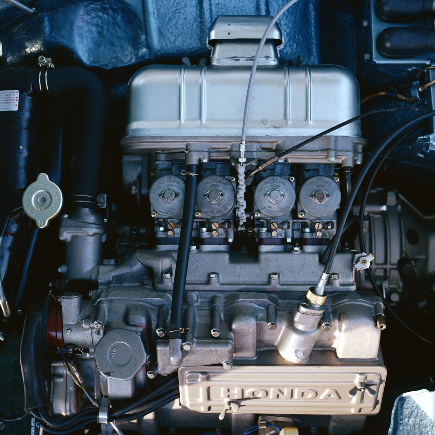 S500の水冷直列4気筒DOHCエンジン