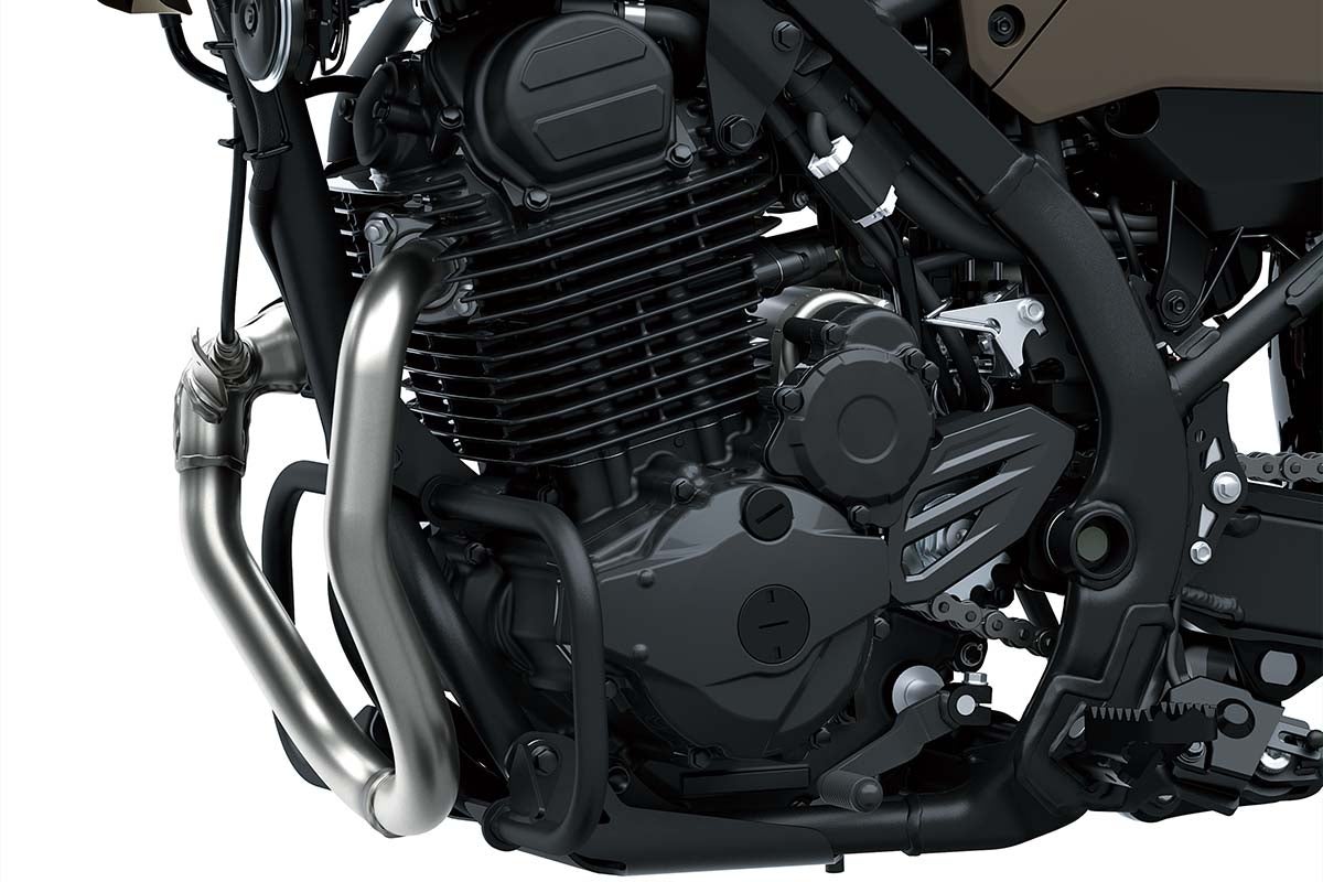 KLX230 DFは232cc空冷4ストローク単気筒SOHC2バルブエンジンを搭載