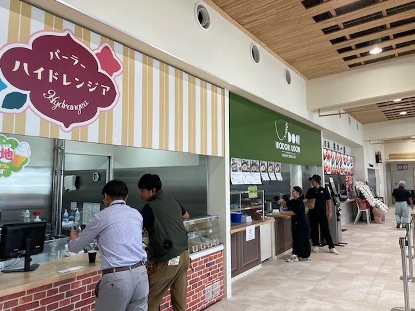 マチテラス日進のフードエリアです。