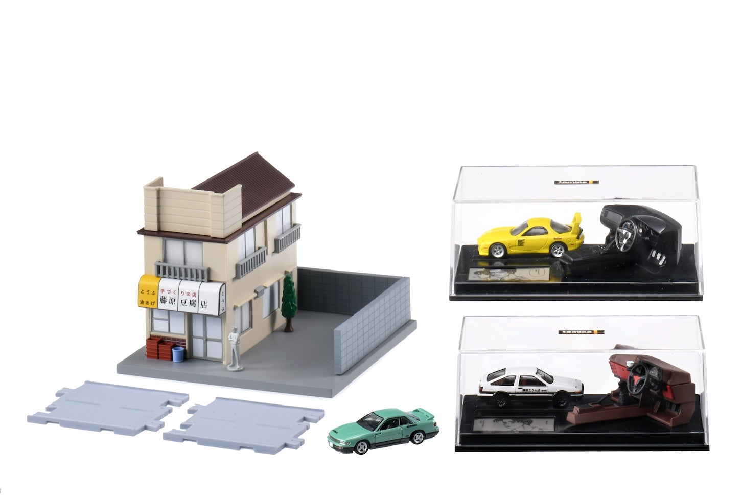 今回発表された、tomica×頭文字D30周年コラボアイテム4種。