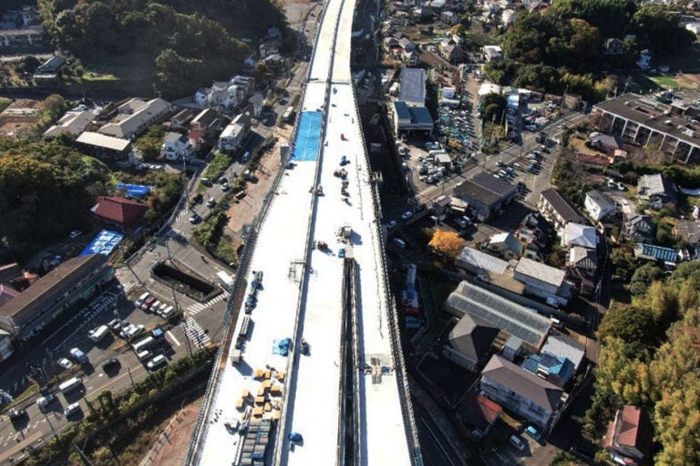 横浜藤沢線 田谷小雀地区と「栄IC・JCT（仮称）」の工事状況。