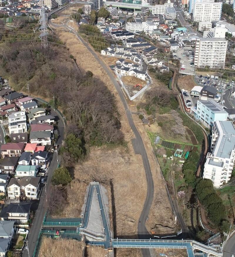 横浜藤沢線 上永谷地区の様子。