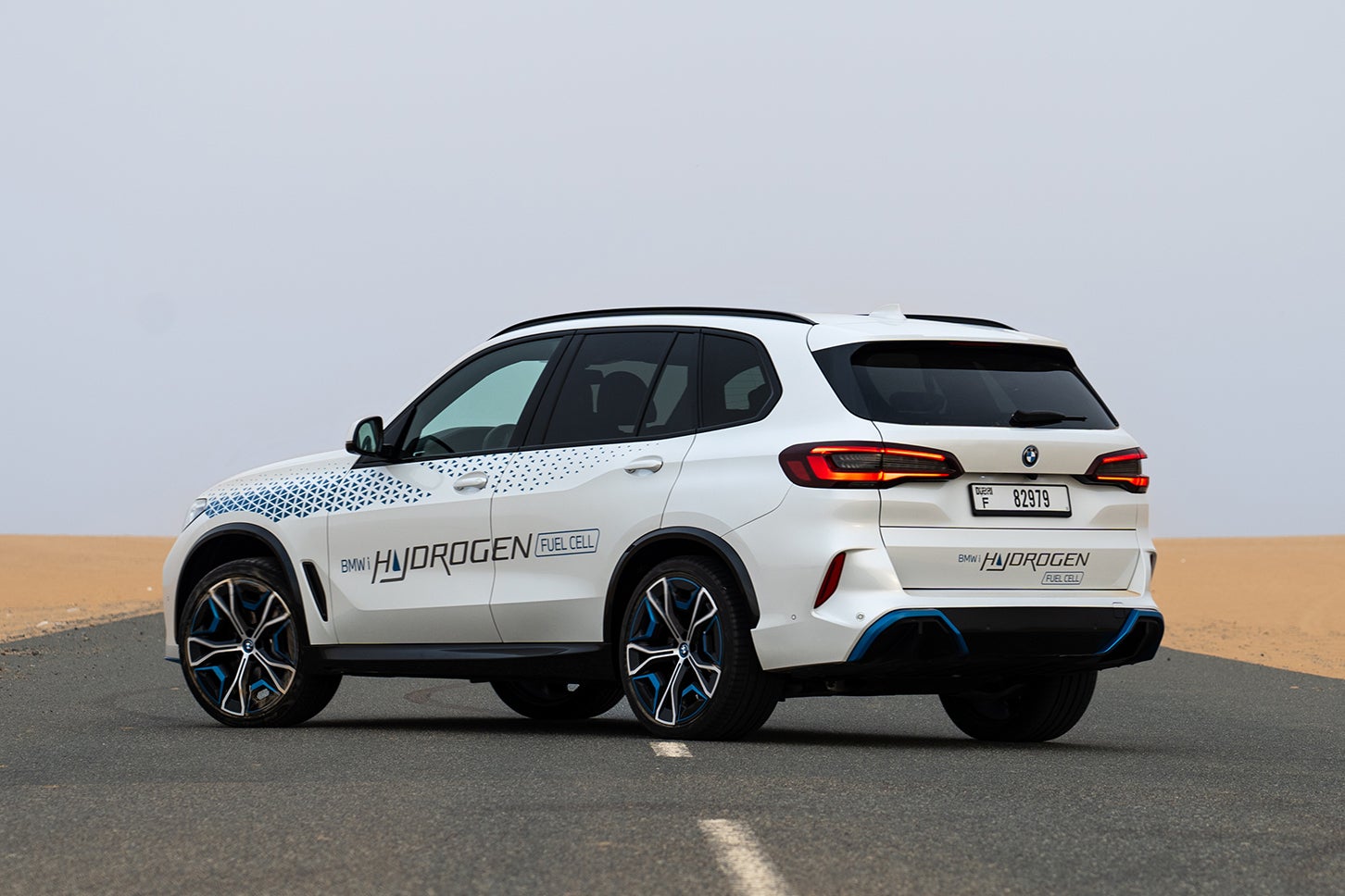 BMW iX5水素燃料電池車・実証実験車両｜BMW iX5 Hydrogen pilot fleet
