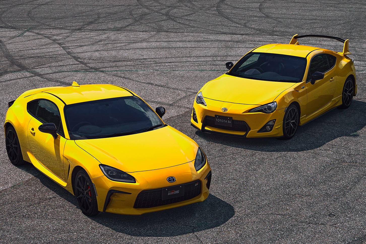 GR86 RZ“イエローリミテッド”& トヨタ86 GT“イエローリミテッド”（2015年）｜GR86 RZ“Yellow Limited”& Toyota 86 GT“Yellow Limited”（2015）