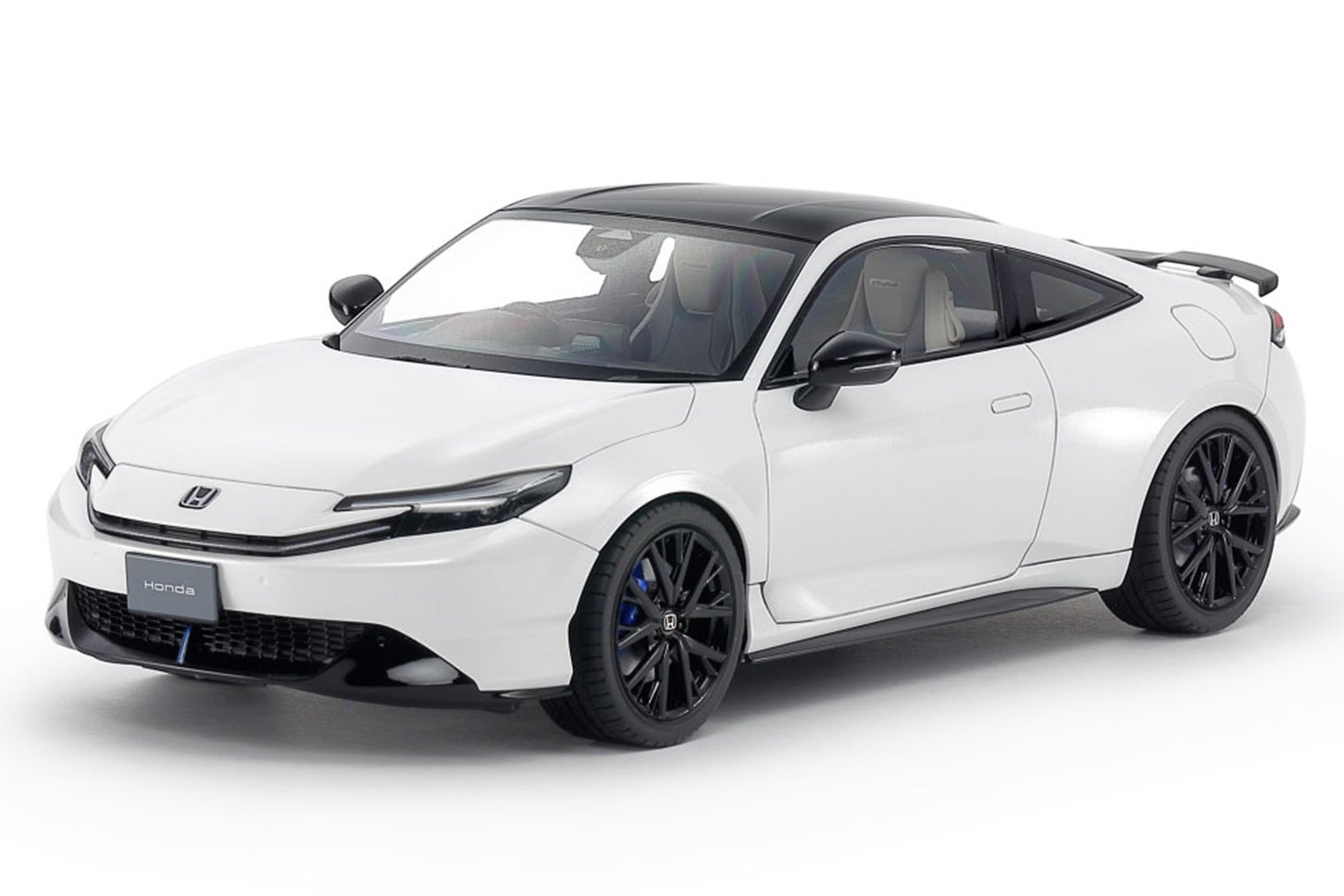 タミヤ1/24スケールプラスチックモデル組み立てキット「ホンダ・プレリュード」。完成サイズは全長189×全幅87×全高57mmで、写真はキットを組み立てた状態。(C)TAMIYA,INC.ALL RIGHTS RESERVED.