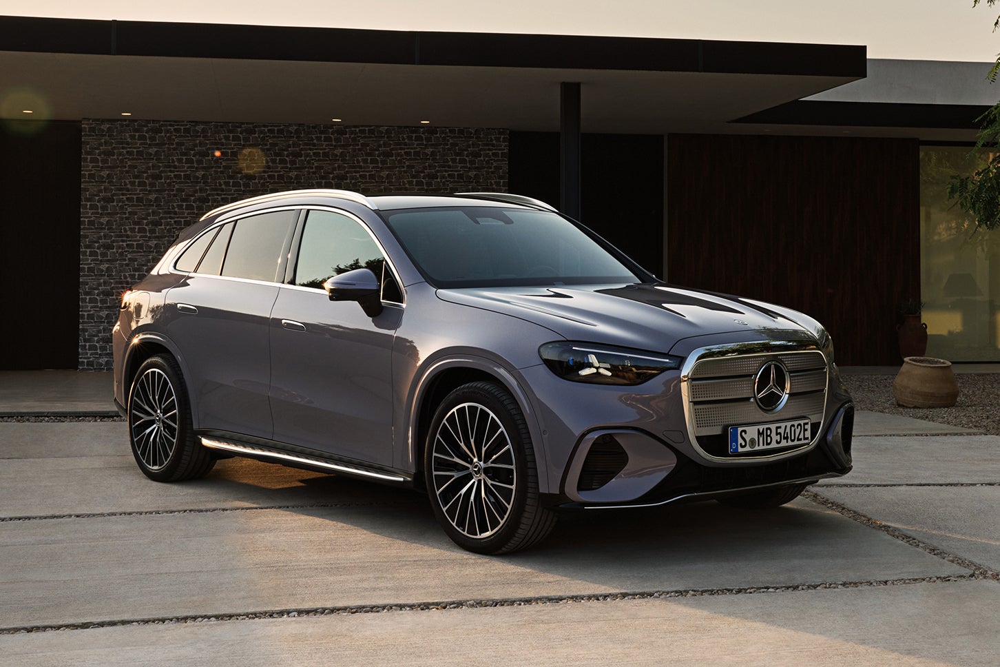 メルセデス・ベンツGLC 400 4マチック ウィズEQテクノロジー｜Mercedes-Benz GLC 400 4MATIC with EQ Technology