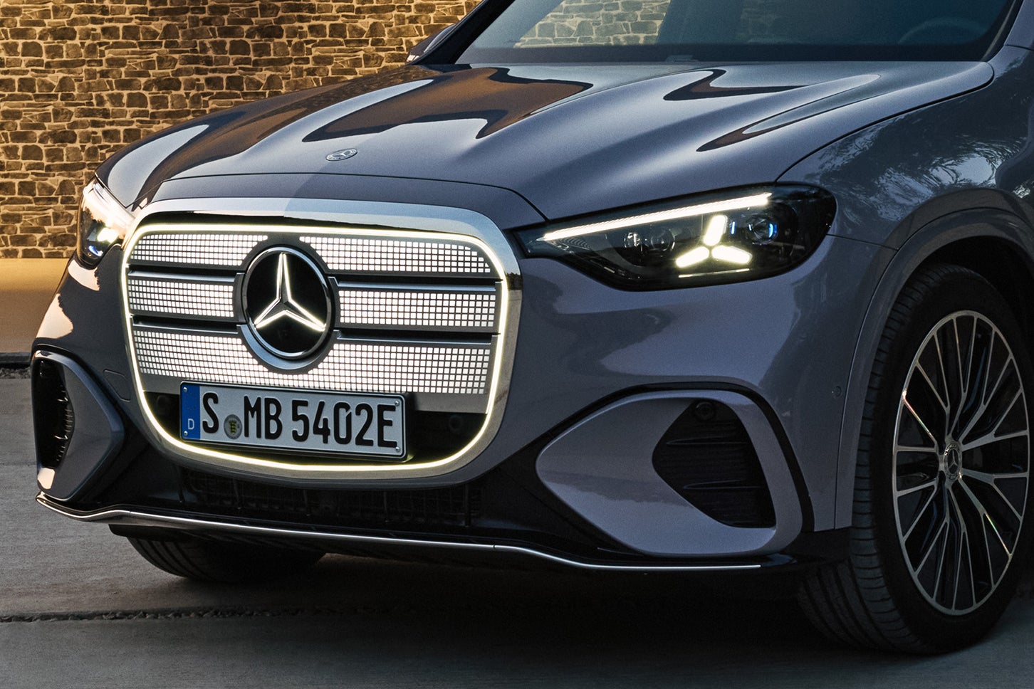 メルセデス・ベンツGLC 400 4マチック ウィズEQテクノロジー｜Mercedes-Benz GLC 400 4MATIC with EQ Technology