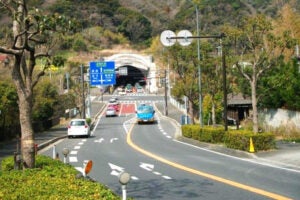 2004年に開通した三浦半島中央トンネル。